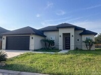 Building Photo - 9 Empress Ln