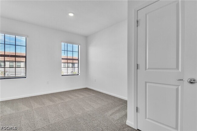 Building Photo - 1424 Weeping Willow Ct