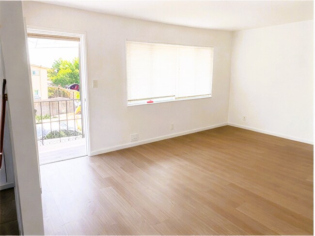 Building Photo - 151 Catron Dr