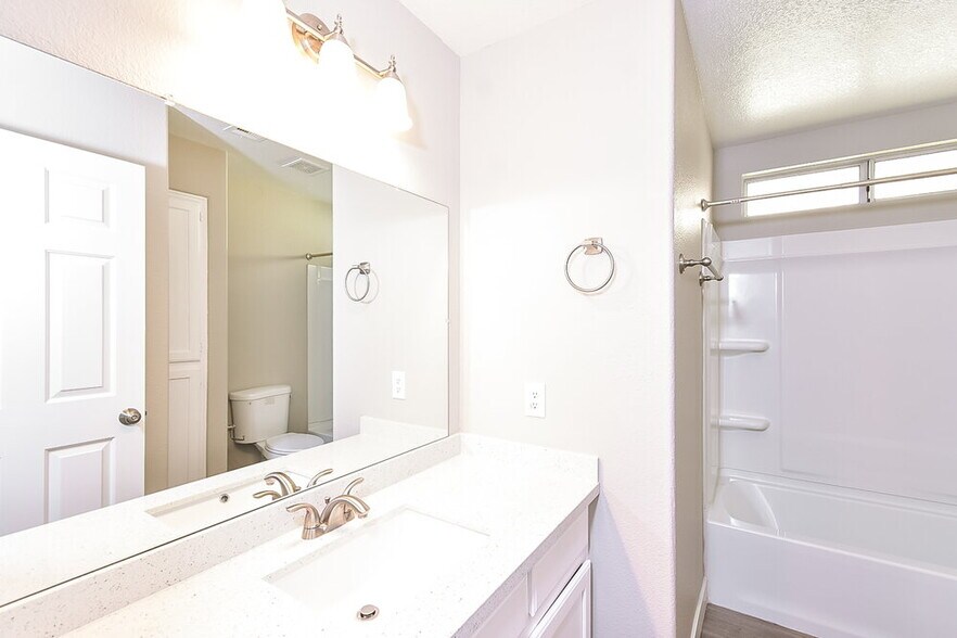 Building Photo - 7017 Desert Clover Ct