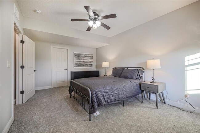 Building Photo - 5029 Woodstock Ct