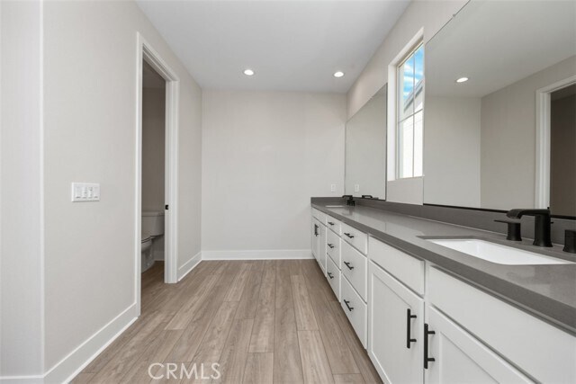 Building Photo - 9355 Astor