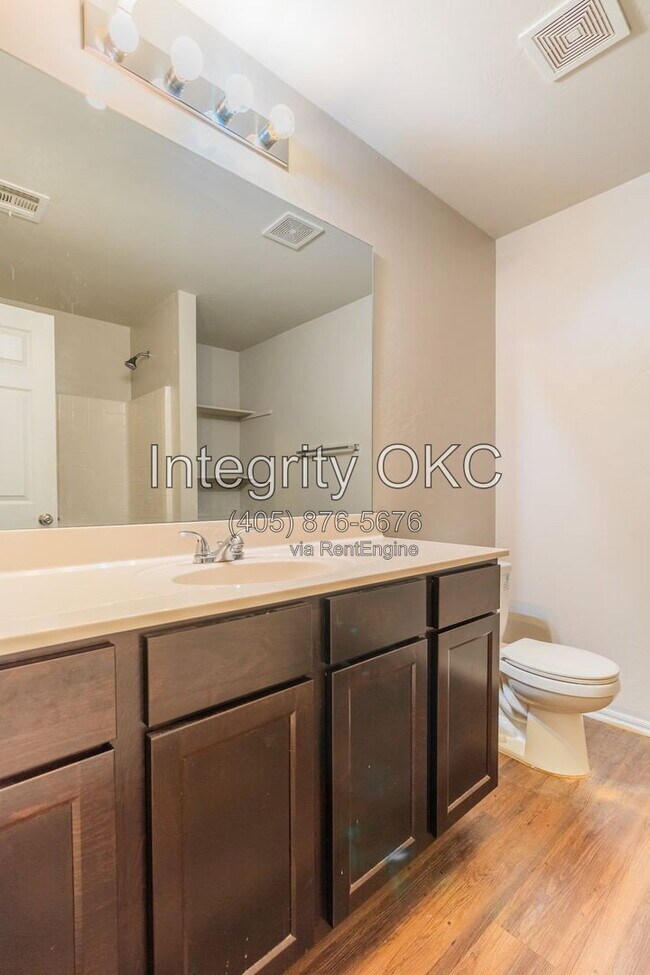 Building Photo - 13233 Bridgewater Dr