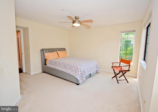 Building Photo - 7013C Birkenhead Pl