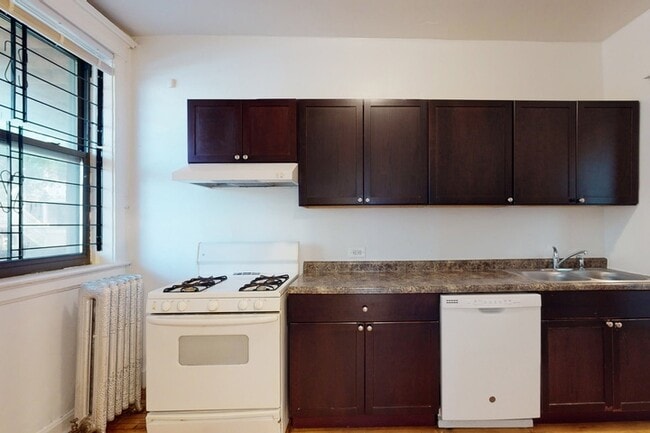 Floorplan - 5335-5337 S. Woodlawn Avenue
