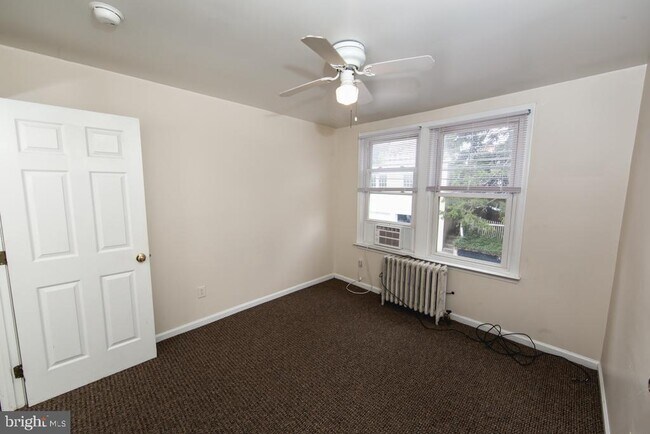 Building Photo - 401 W Miner St