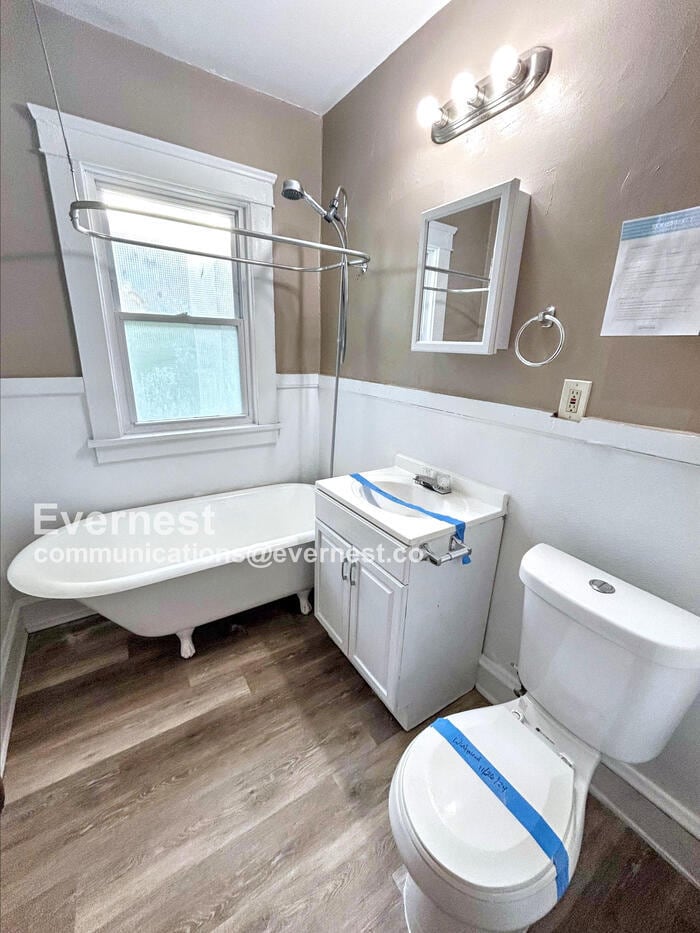 Building Photo - 12701 Benham Ave