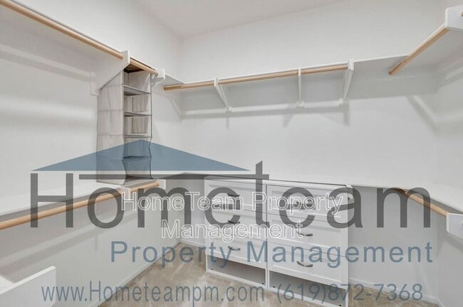 Building Photo - 1111 Calle Deceo