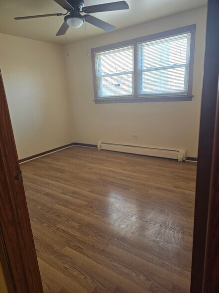 Building Photo - 1325 W Garfield Blvd