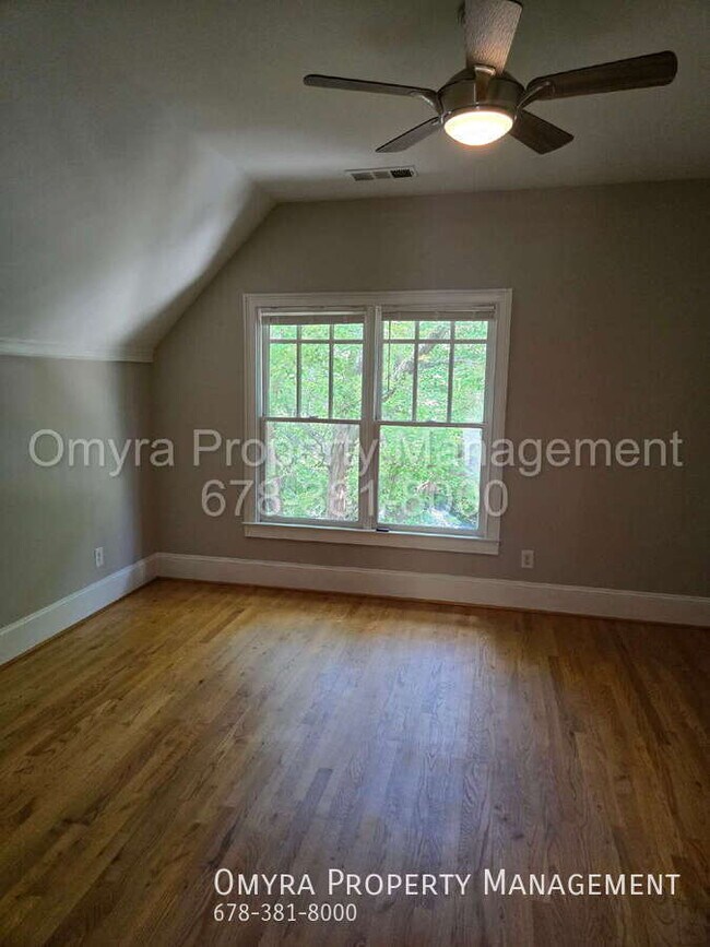 Building Photo - 105 Selman St SE