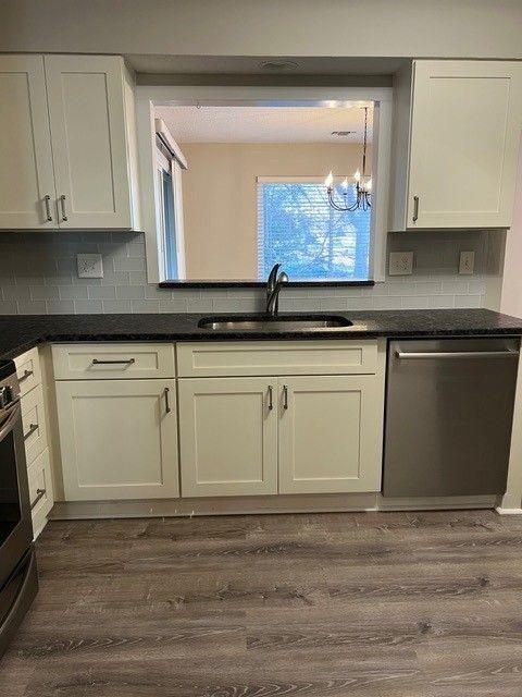 Building Photo - 28 Middleton Ct