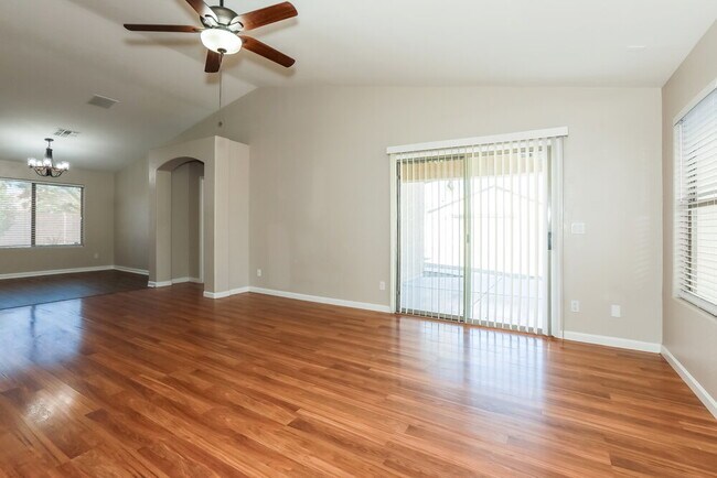 Building Photo - 3650 W Carlos Ln