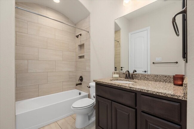 Building Photo - 23034 Creek Park Dr