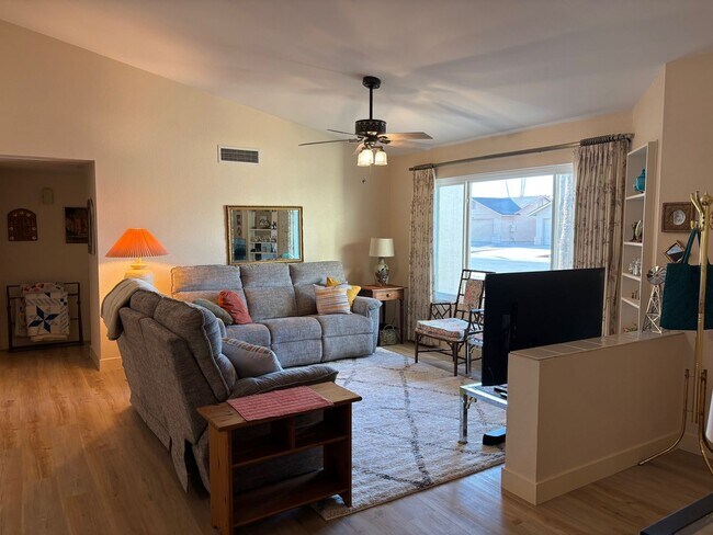 Building Photo - Welcome to this charming 2-bedroom, 2-bathroom home located in the desirable Leisure World a 45+ ...