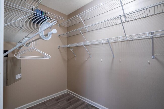 Building Photo - 2219 Snow Flake Pl