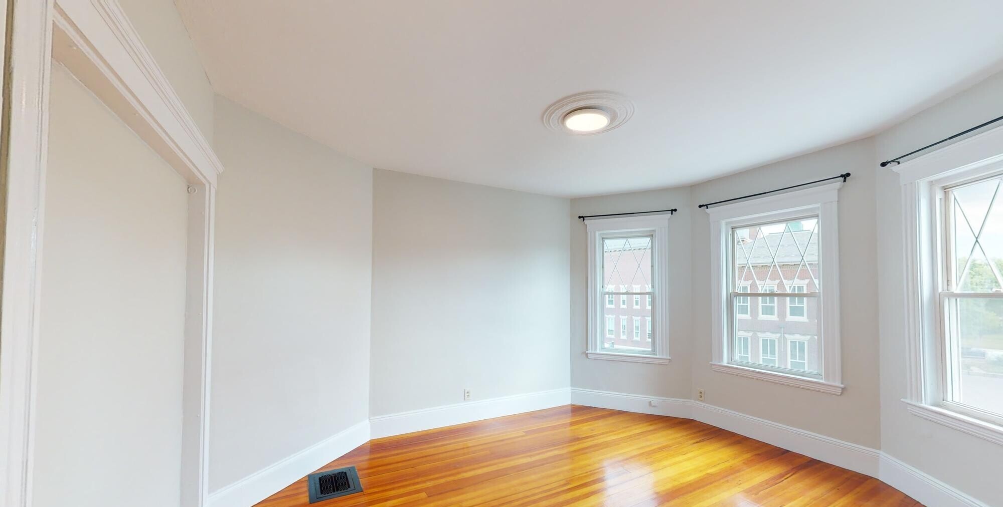 Building Photo - 30 Roseclair St