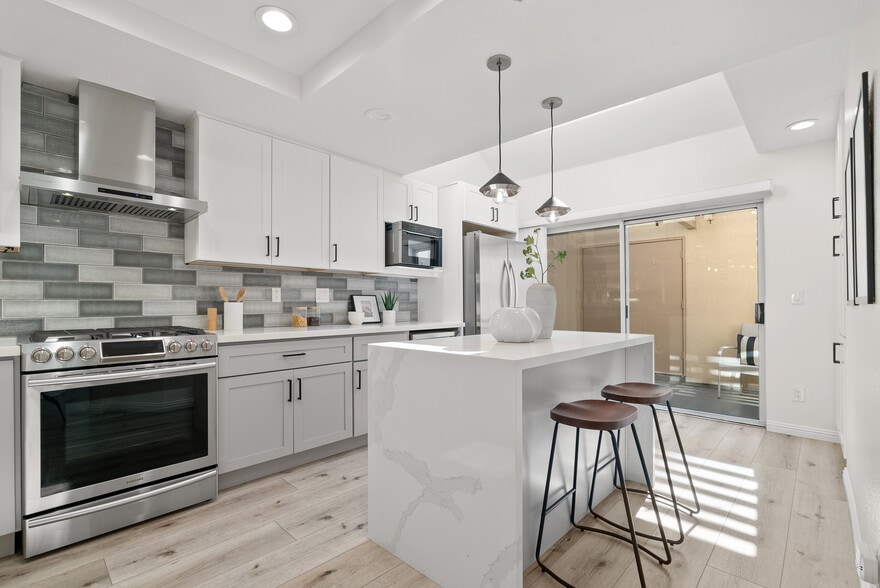 Building Photo - 430 Galleria Dr