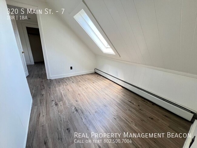Building Photo - 320 S Main St
