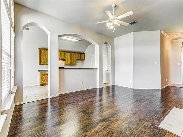 Building Photo - 2761 Cascade Cove Dr