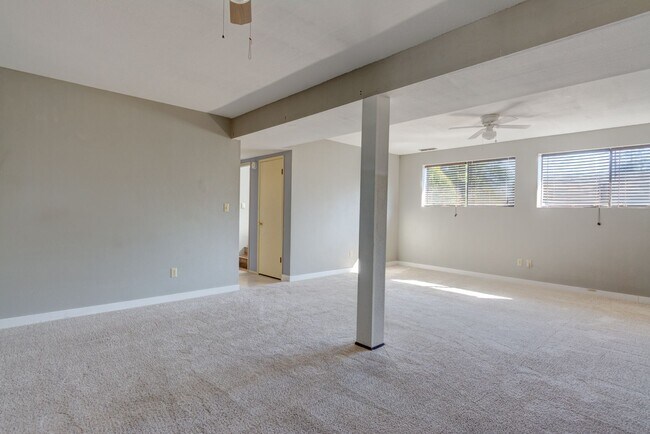 Building Photo - 564 NW 2nd Ave
