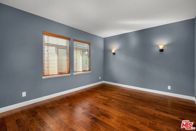 Building Photo - 7513 W 83rd St