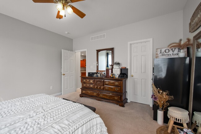 Building Photo - 49 Humphreys Dr