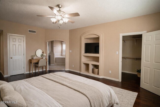 Building Photo - 12421 Tierra Encino Dr