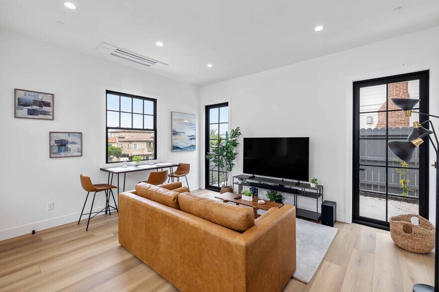 Building Photo - 603 Garnet St