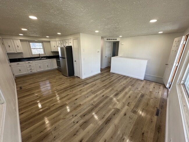 Building Photo - 505 E 23rd St