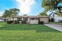 Building Photo - 2403 Briarwood Ln