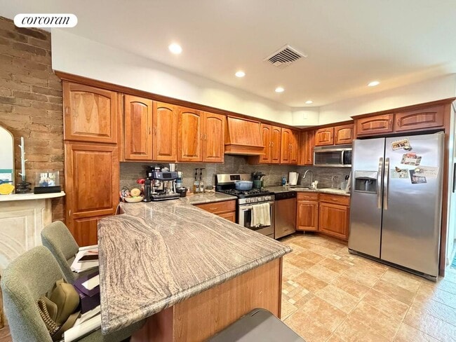 Building Photo - 30 1st St