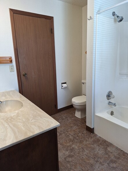 Building Photo - 1304 Galeta Ave