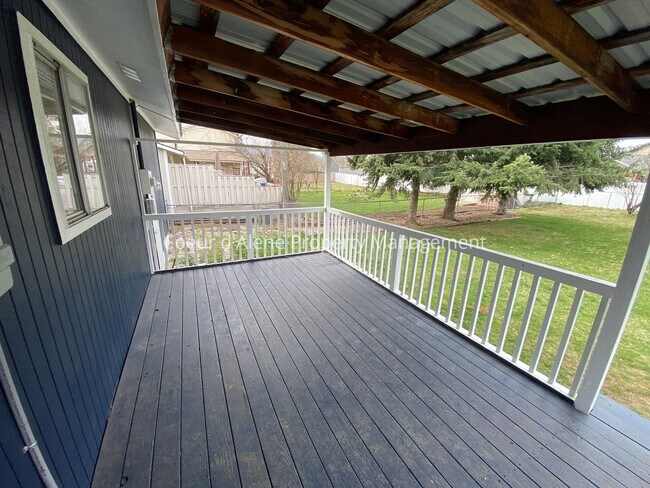 Building Photo - 3 bed house on corner lot in Post Falls!