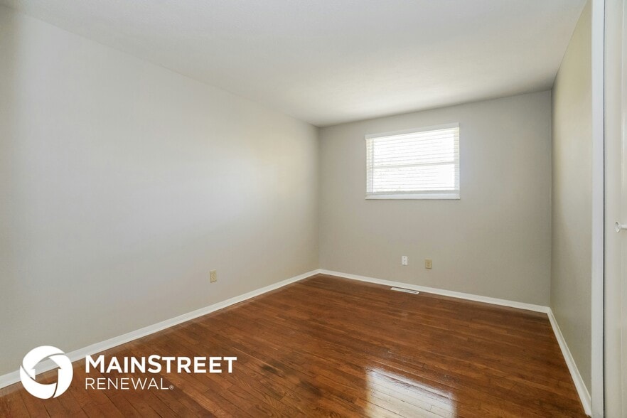 Building Photo - 1374 Chesterton Square S