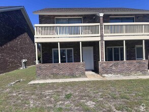 Building Photo - 401 Garden Dr