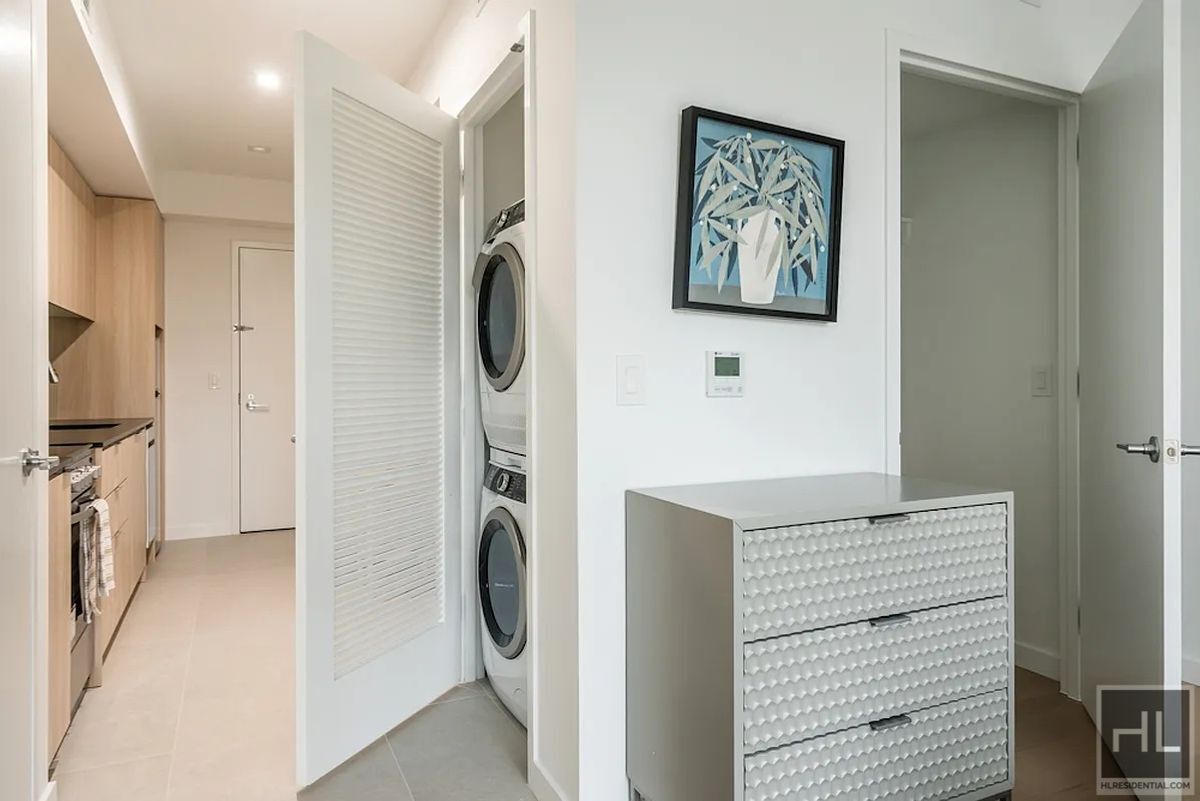 Building Photo - 975 Nostrand Ave