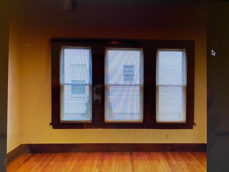 Building Photo - 5 Gardners Ln