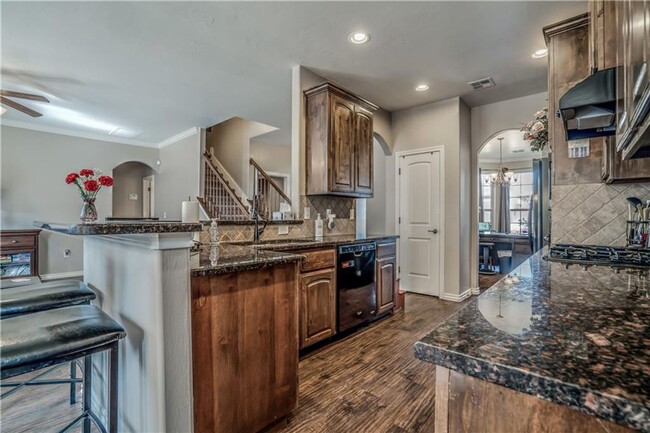 Building Photo - Deer Creek Schools + 4 bedroom + Gated Com...