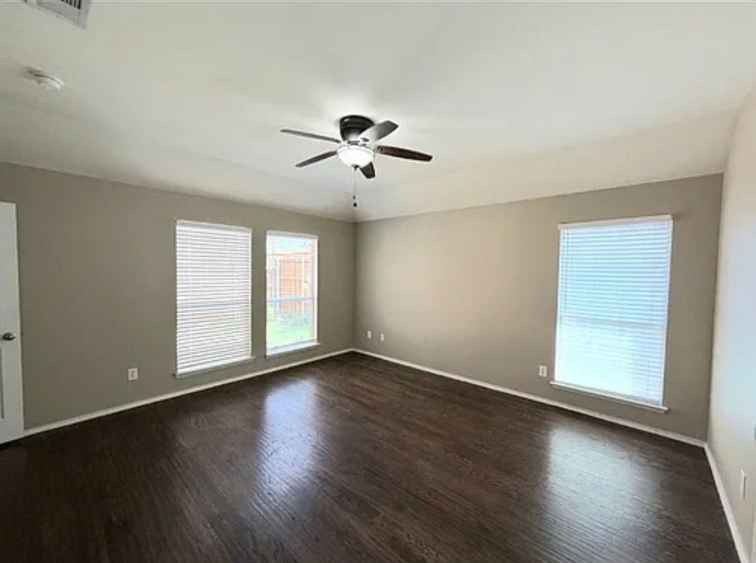 Building Photo - 13645 Valley Mills Dr