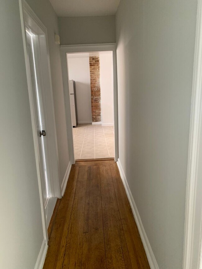 Building Photo - 142 Walnut St