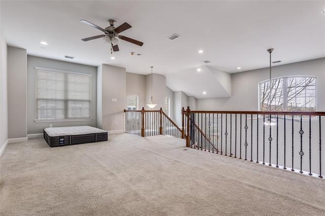 Building Photo - 869 Rohan Dr
