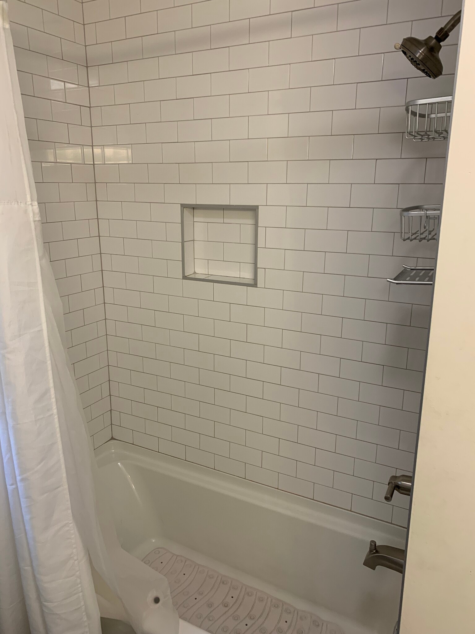 Subway tile shower surround - 702 N Lee St