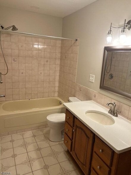 Building Photo - 192 Market St