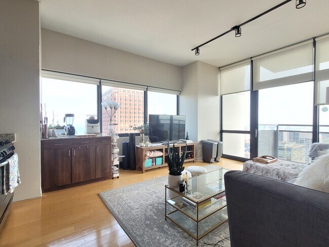 Building Photo - 235 W Van Buren St