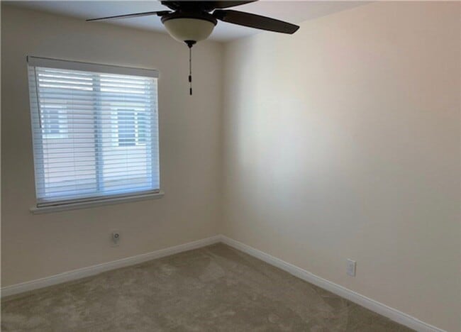 Building Photo - 2336 Minuteman Way