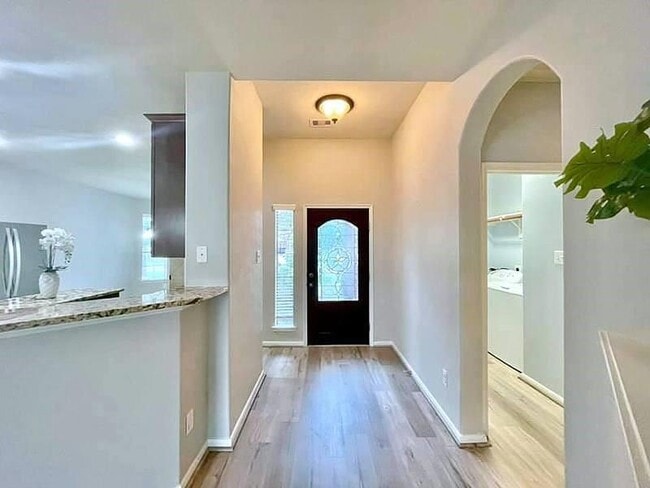Building Photo - 21510 Sierra Long Dr