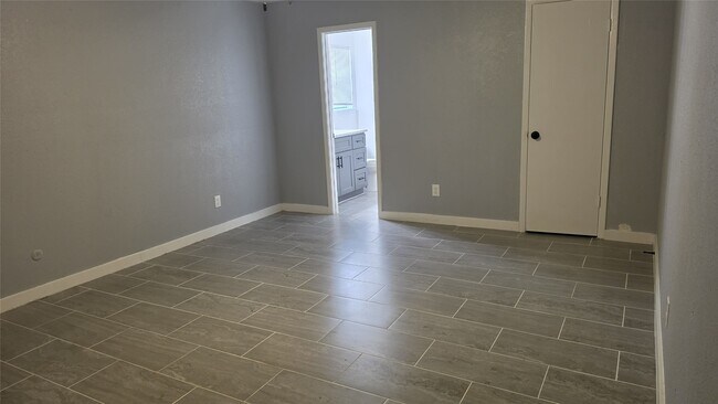 Building Photo - 1503 Wentwood Dr