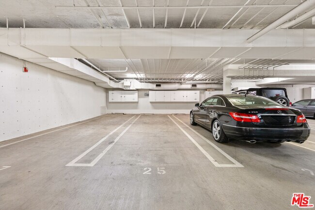 Building Photo - 850 Croft Ave