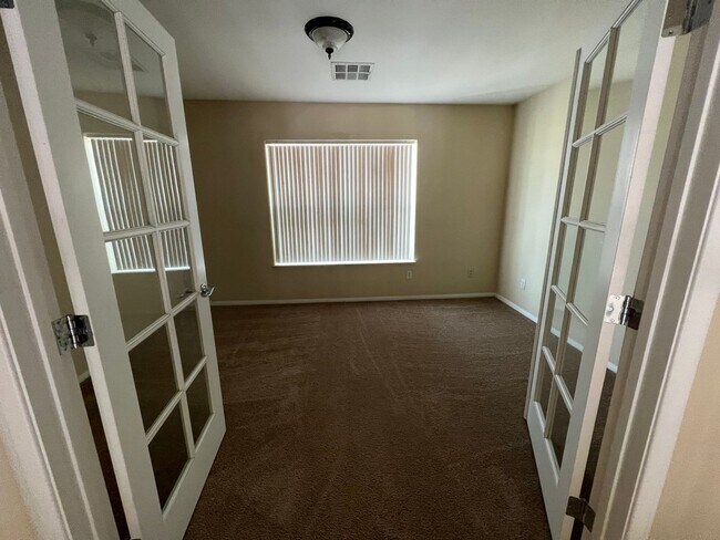 Building Photo - OVER 4000 SQ. FT. EXECUTIVE HOME IN GATED ...