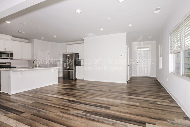 Building Photo - 2061 Caen St